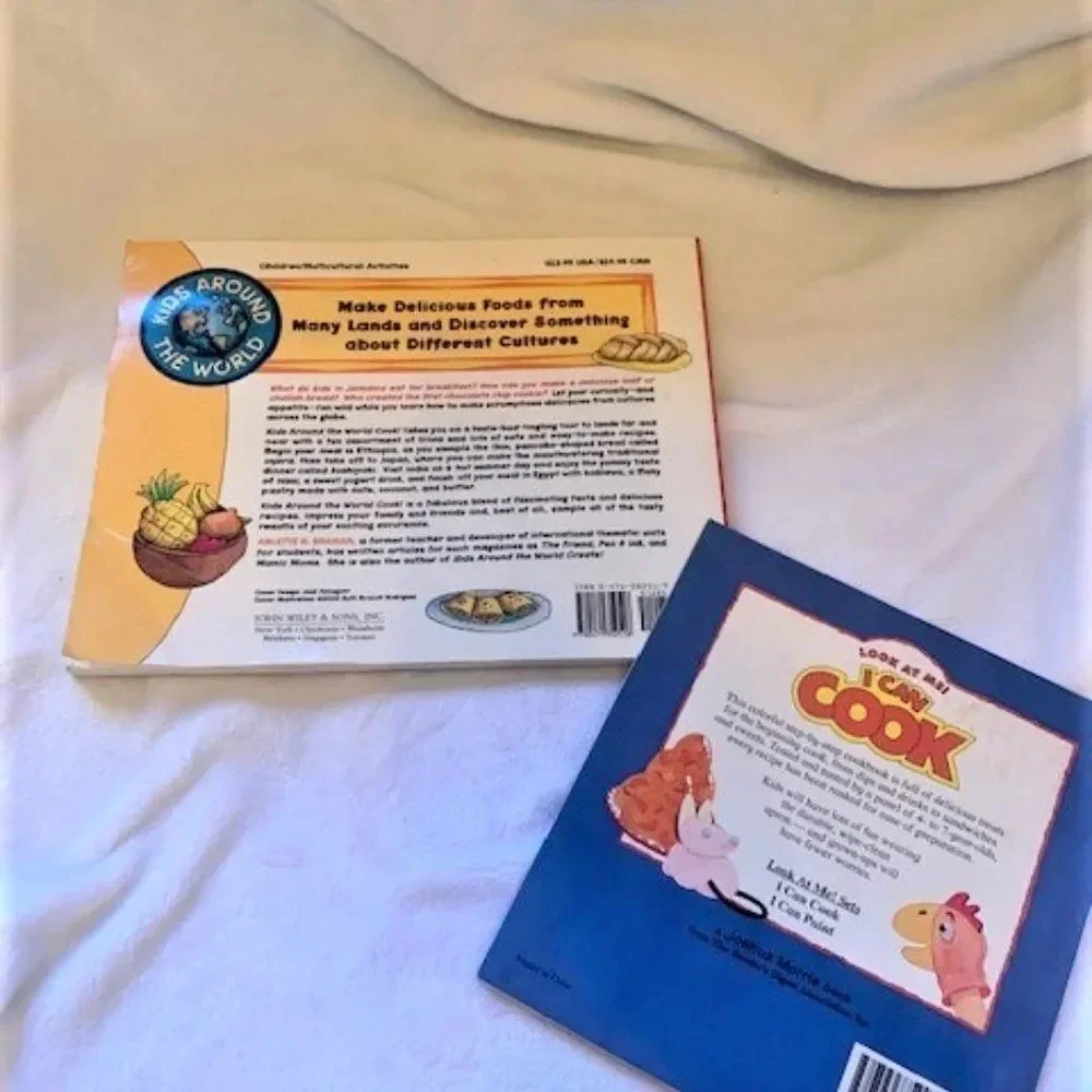Set 2 Kid's Can Cook Cookbooks‎
